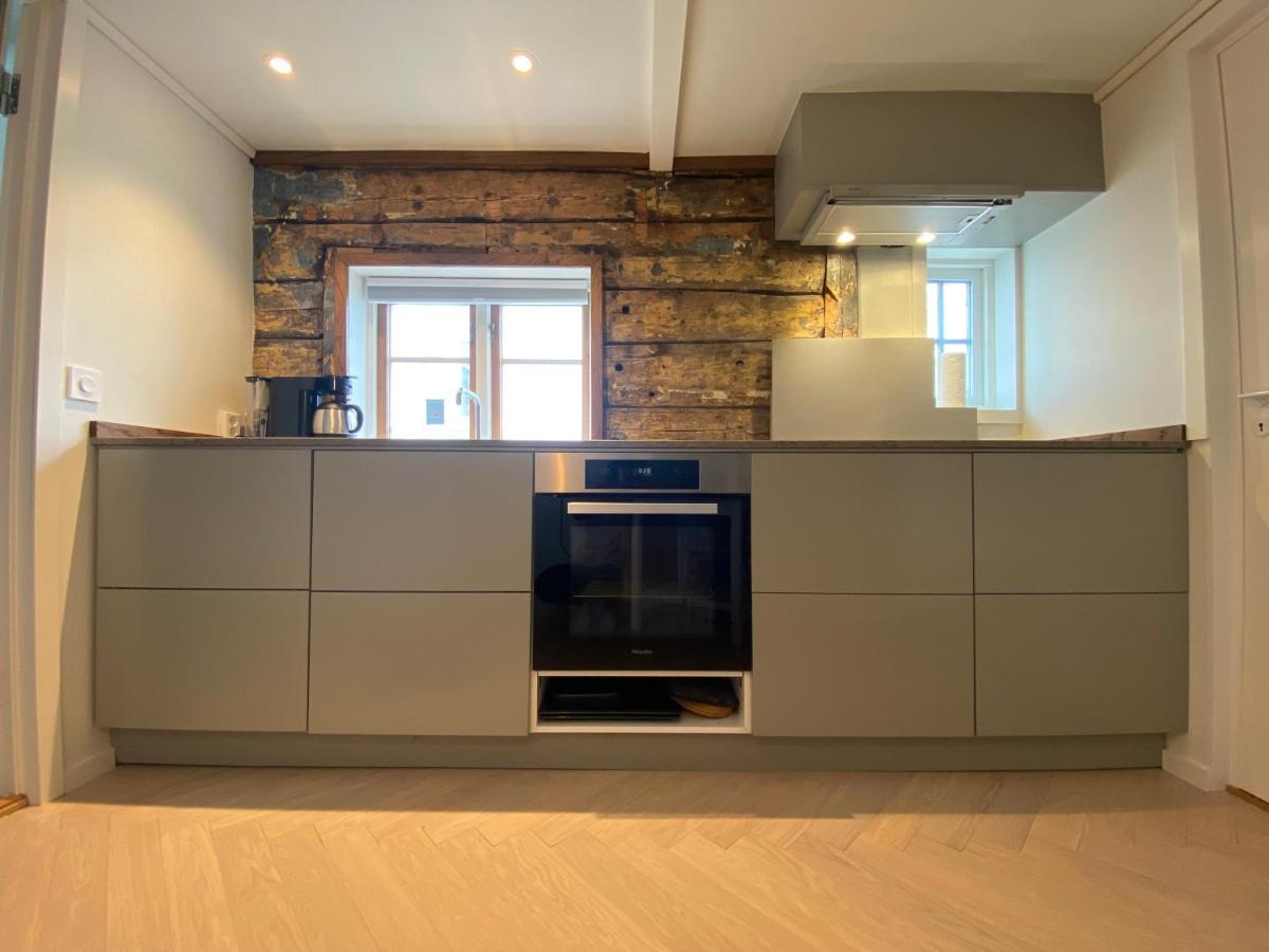 Entire Renovated Apartment From 1780 With Kitchen, Bath, Bedroom, And Living Room In Skuteviken برغن المظهر الخارجي الصورة