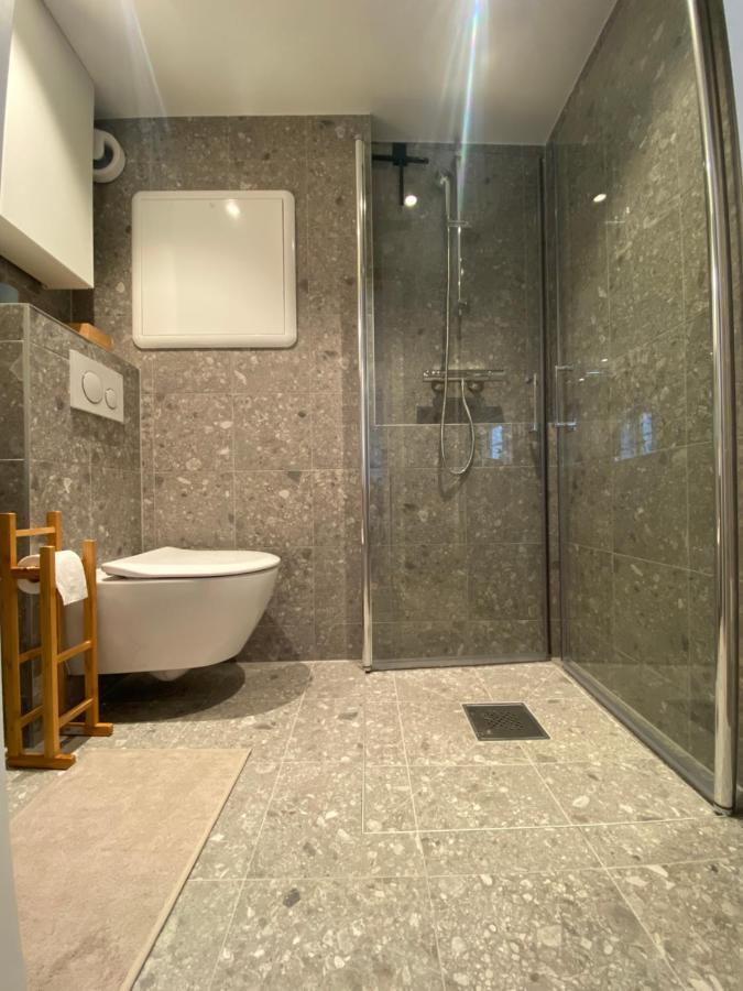 Entire Renovated Apartment From 1780 With Kitchen, Bath, Bedroom, And Living Room In Skuteviken برغن المظهر الخارجي الصورة