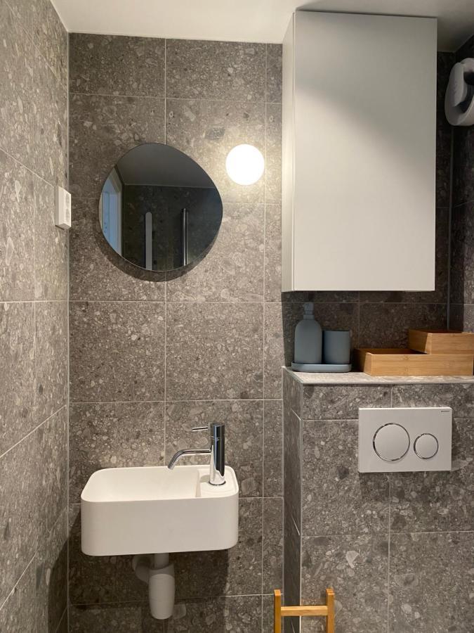 Entire Renovated Apartment From 1780 With Kitchen, Bath, Bedroom, And Living Room In Skuteviken برغن المظهر الخارجي الصورة