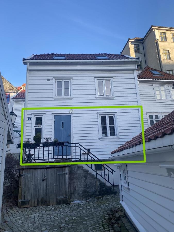 Entire Renovated Apartment From 1780 With Kitchen, Bath, Bedroom, And Living Room In Skuteviken برغن المظهر الخارجي الصورة