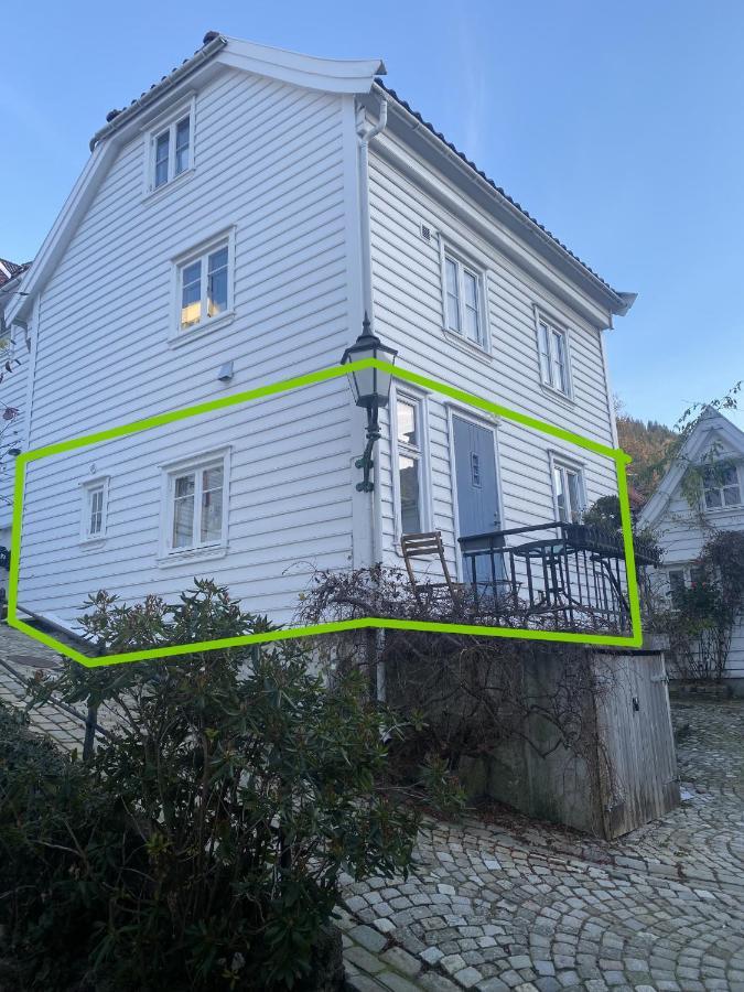 Entire Renovated Apartment From 1780 With Kitchen, Bath, Bedroom, And Living Room In Skuteviken برغن المظهر الخارجي الصورة
